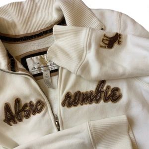Abercrombie & Fitch Soft Zip Up Sweater 🌿